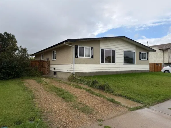 9 N Wells St, Red Deer, AB T4N 5Y2
