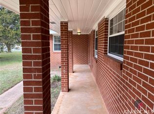 225 Forest Rd, Athens, GA 30605