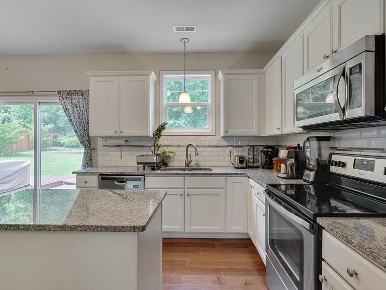 514 Jerome Rd — Photo 11