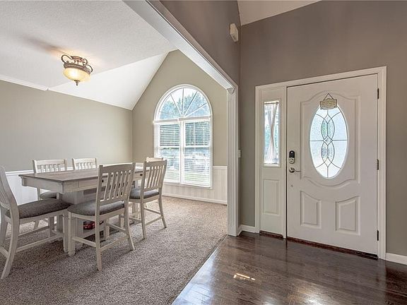 5th image of 1516 NE Scarborough Dr