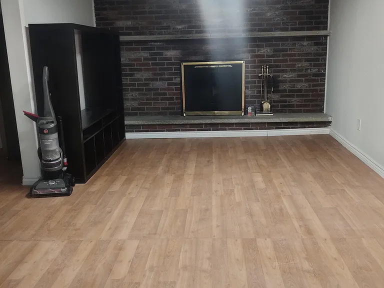 56 Snowball Cres #BASEMENT — Photo 2