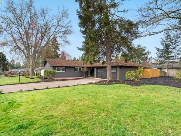 10260 NW Flotoma Dr, Portland, OR 97229