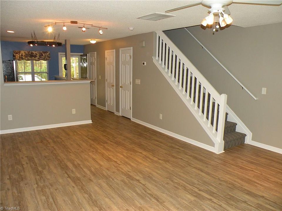 2nd image of 275 Luzelle Dr