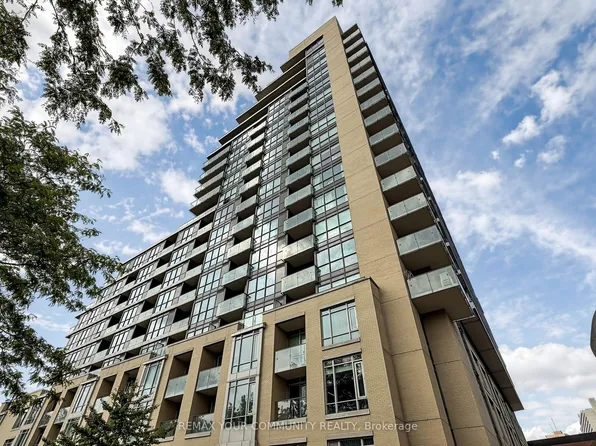 60 Berwick Ave #306, Toronto, ON M5P 0A3