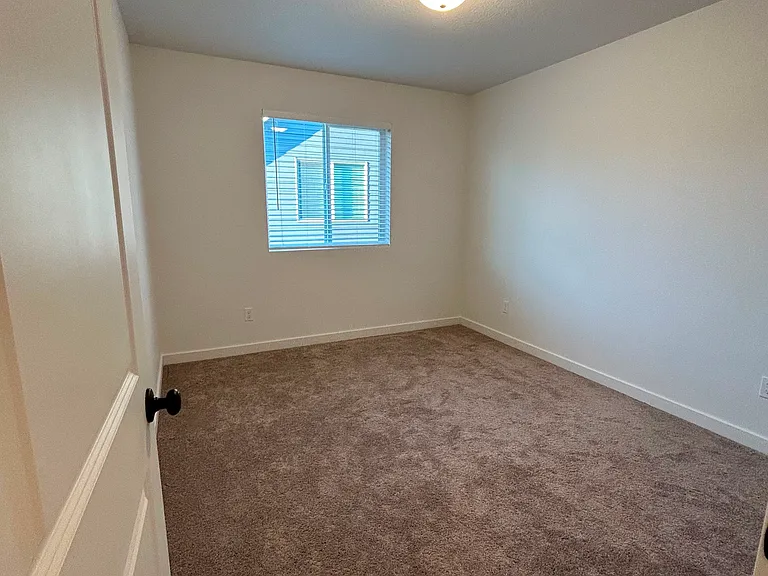 1662 S Quartz Dr — Photo 6