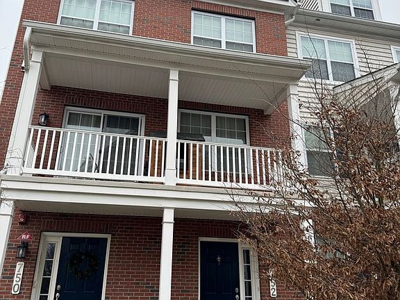 3rd image of 752 W 2nd St
