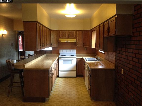 4th image of 118 W 8th St