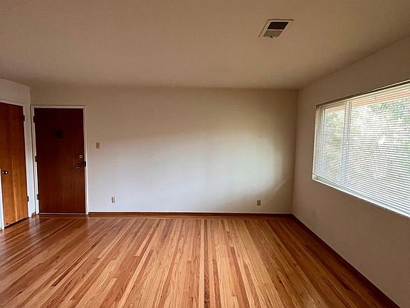 5th image of 805 Roble Ave APT 5