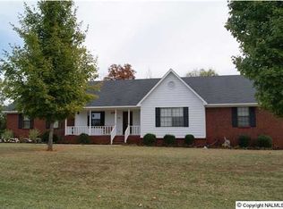 130 Singletree Dr, Hazel Green, AL 35750