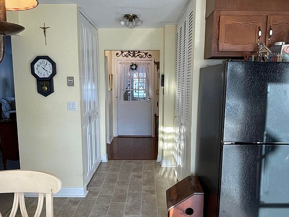 5th image of 1079 Argyll Circle #C