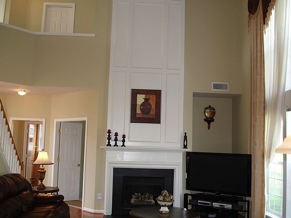 2nd image of 3809 Manor House Dr