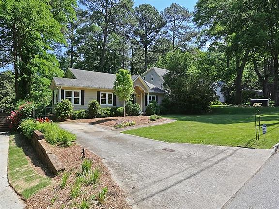 3rd image of 954 Northrope Dr NE