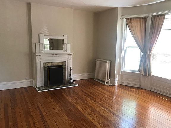 3rd image of 1257 S York St