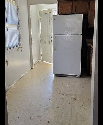 3rd image of 814 W Bartlett Ct