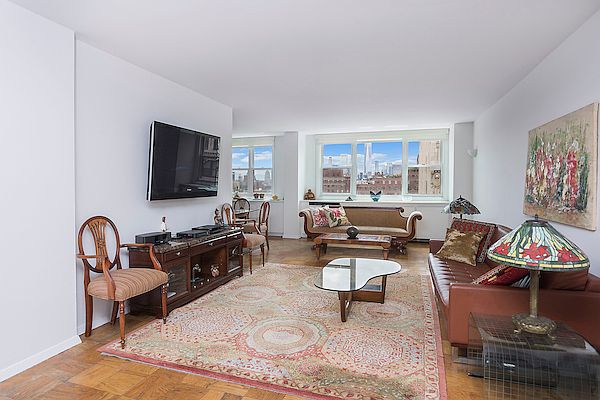 1st image of 61 7th Ave #16R