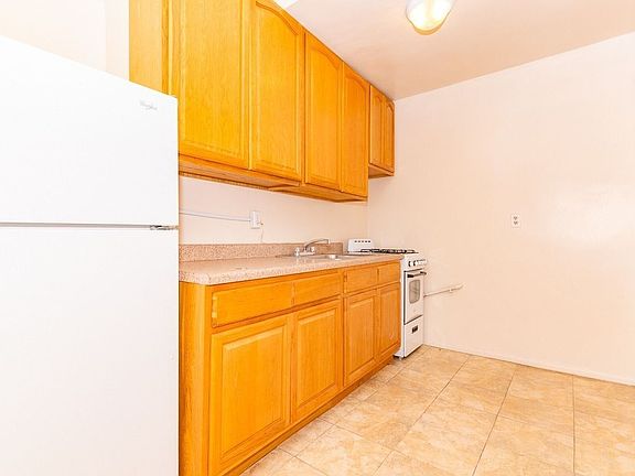 5th image of 740 Clarkson Ave APT 2G