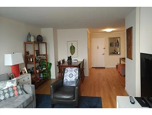 Rented by Douglas Elliman | media 14