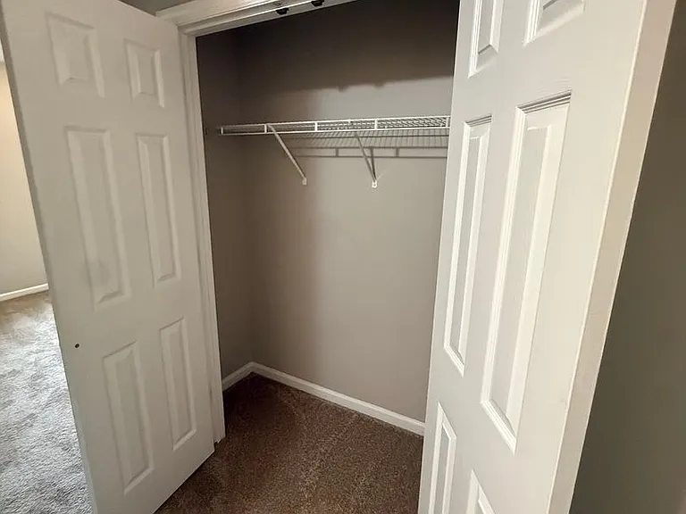 909 Greenland Dr — Photo 18