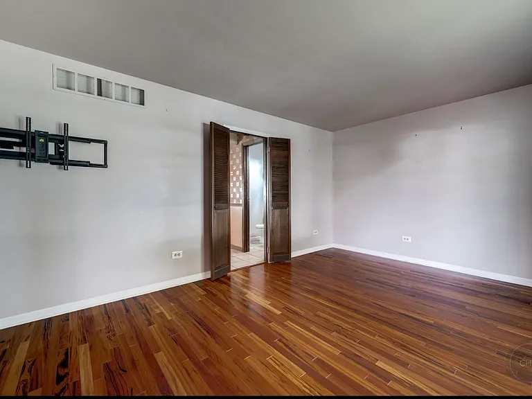 989 Tioga Ct — Photo 7