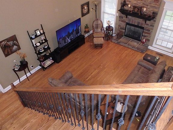 5th image of 408 Acacia Grove Ln