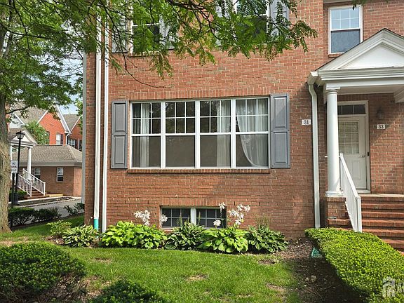 3rd image of 31 Franklin School Way