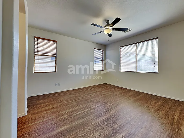 12363 W Jackson St — Photo 8