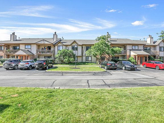 2nd image of 2269 Hedgerow Rd #2269B