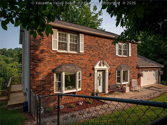 3rd image of 1231 Thomas Rd