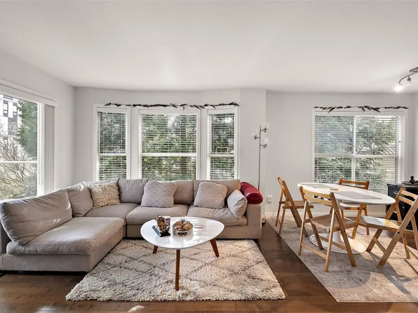 1710 Fort St #302, Victoria, BC V8R 1J2