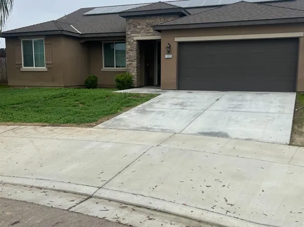 1285 Wren Dr, Hanford, CA 93230
