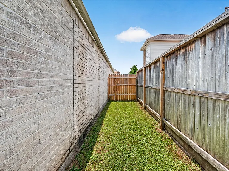 9241 Clearwood Landing Blvd — Photo 49