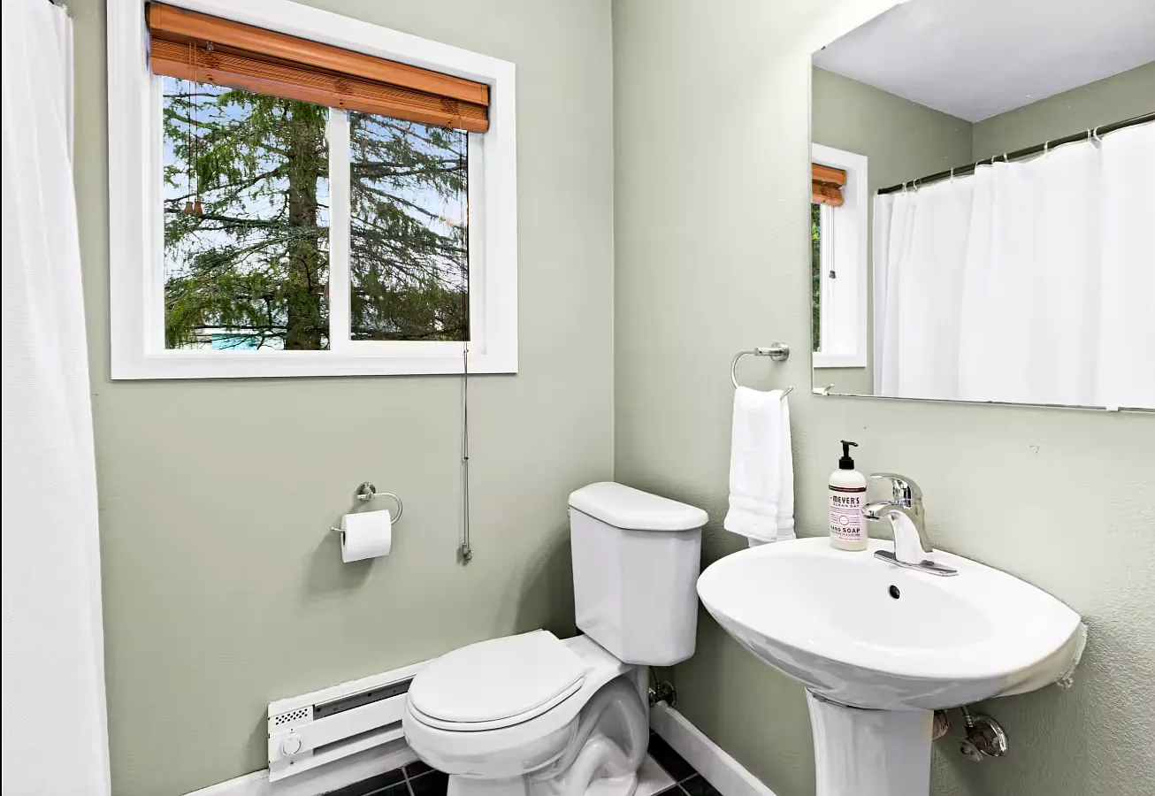 2 bed, 1200 sqft, $1,800 — Photo 3