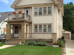 2324 N 70th St, Wauwatosa, WI 53213