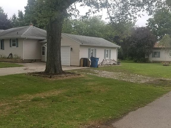 3rd image of 2900 104th Ave
