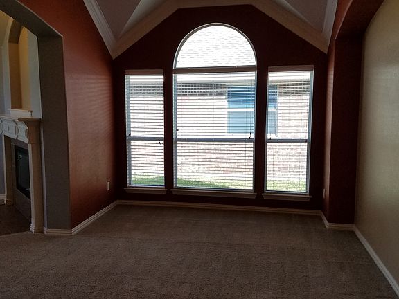 4th image of 2216 Coopers Hawk Ct