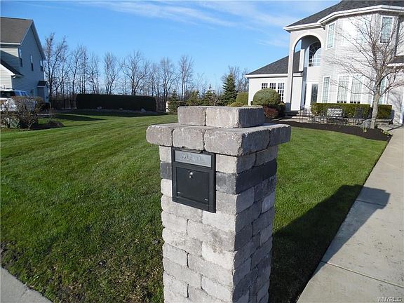 3rd image of 6961 Goldfinch Ct