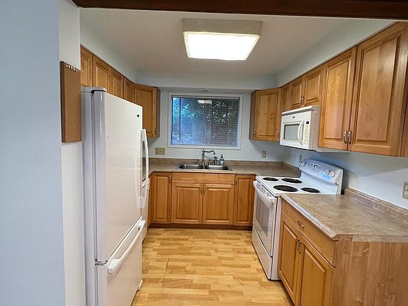 Electric oven is new