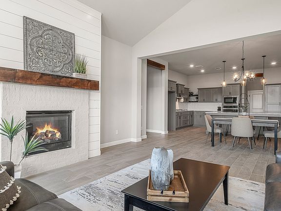 Overly Living Room, Dining Kitchen