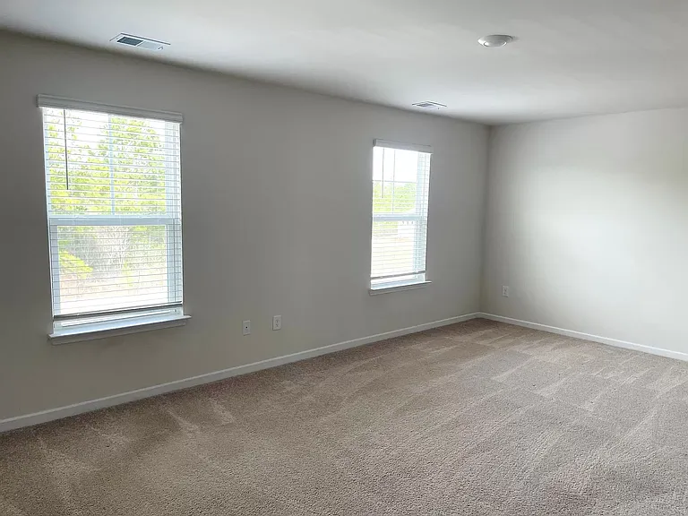 1048 Flintshire Dr — Photo 15
