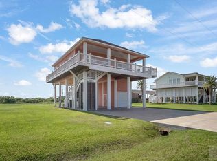 1027 Boyt Rd, Pt Bolivar, TX 77650