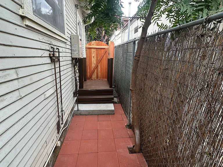 1414 3/4 Micheltorena St #1414-3/4 — Photo 17