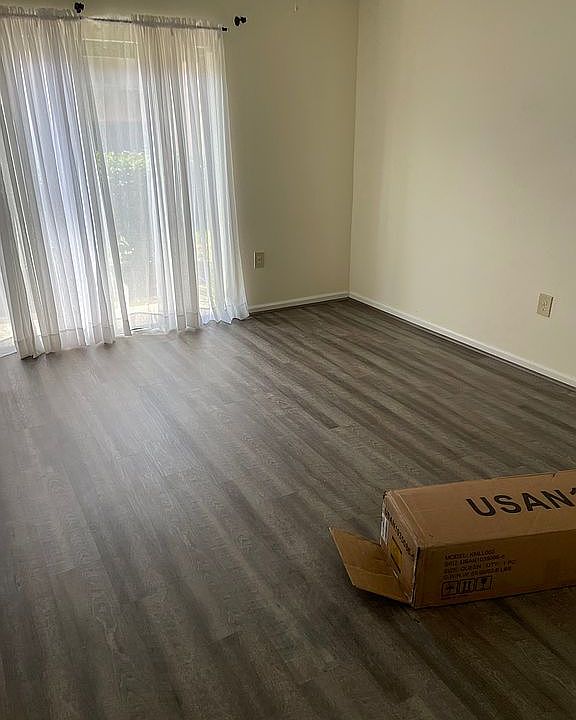1st image of 131 La Casa