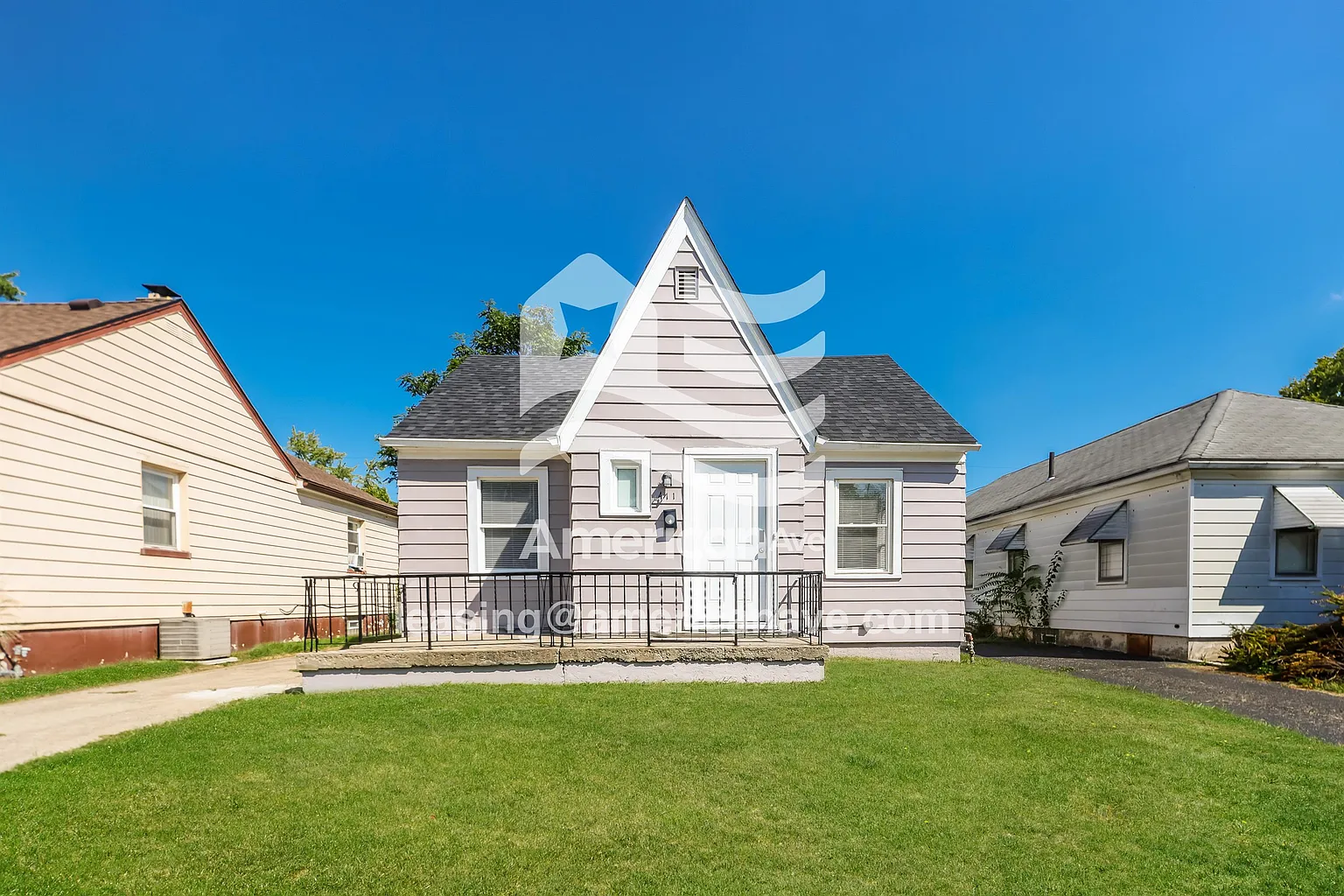 411 Sandhurst Dr photo 1