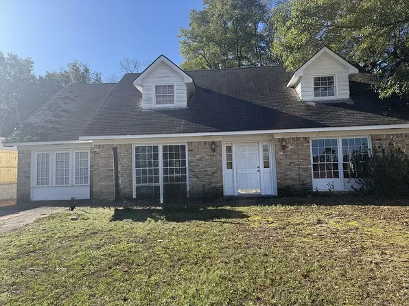 4951 Winslow Dr, Mobile, AL 36608