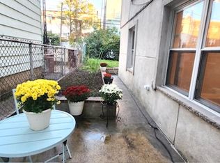 32-25 43rd St #5, Astoria, NY 11103