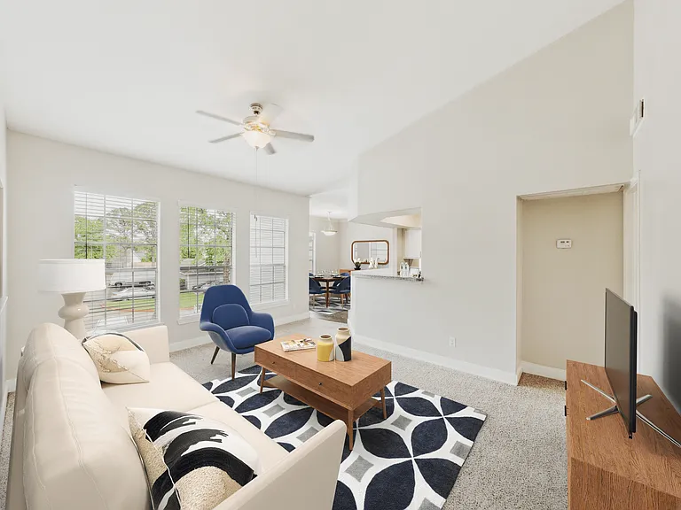 Lexington Apartments — Photo 6