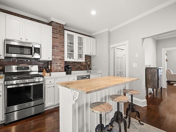 4th image of 372 Silver St