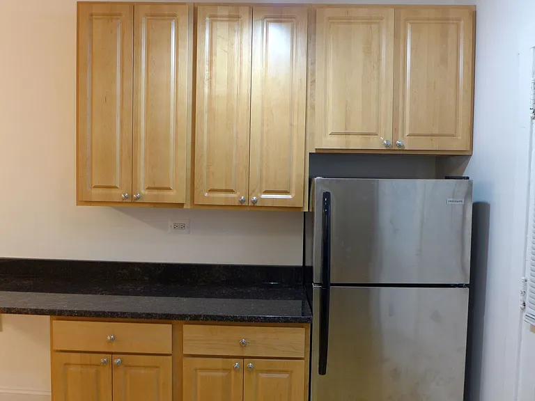 Marshfield Apartments — Photo 6