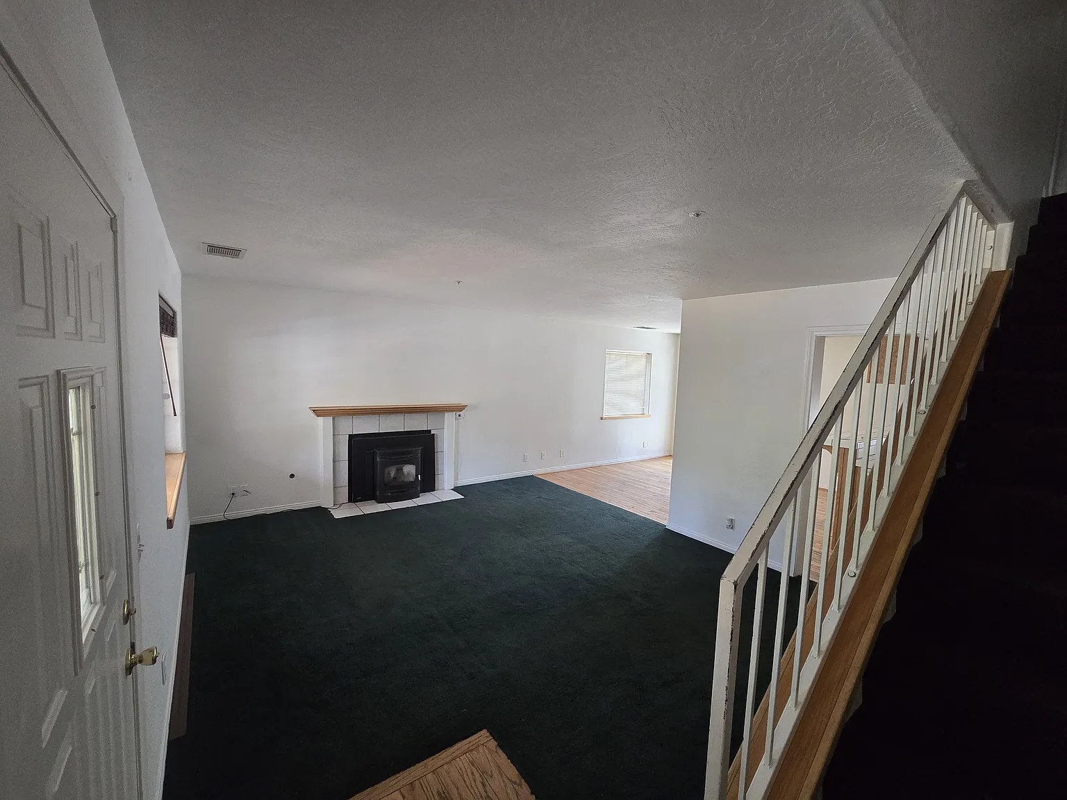 3 bed, 1328 sqft, $2,500 — Photo 1