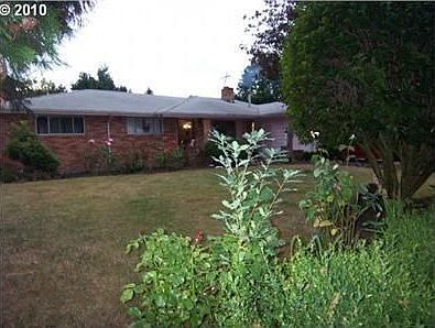 4th image of 553 SE 11th Pl